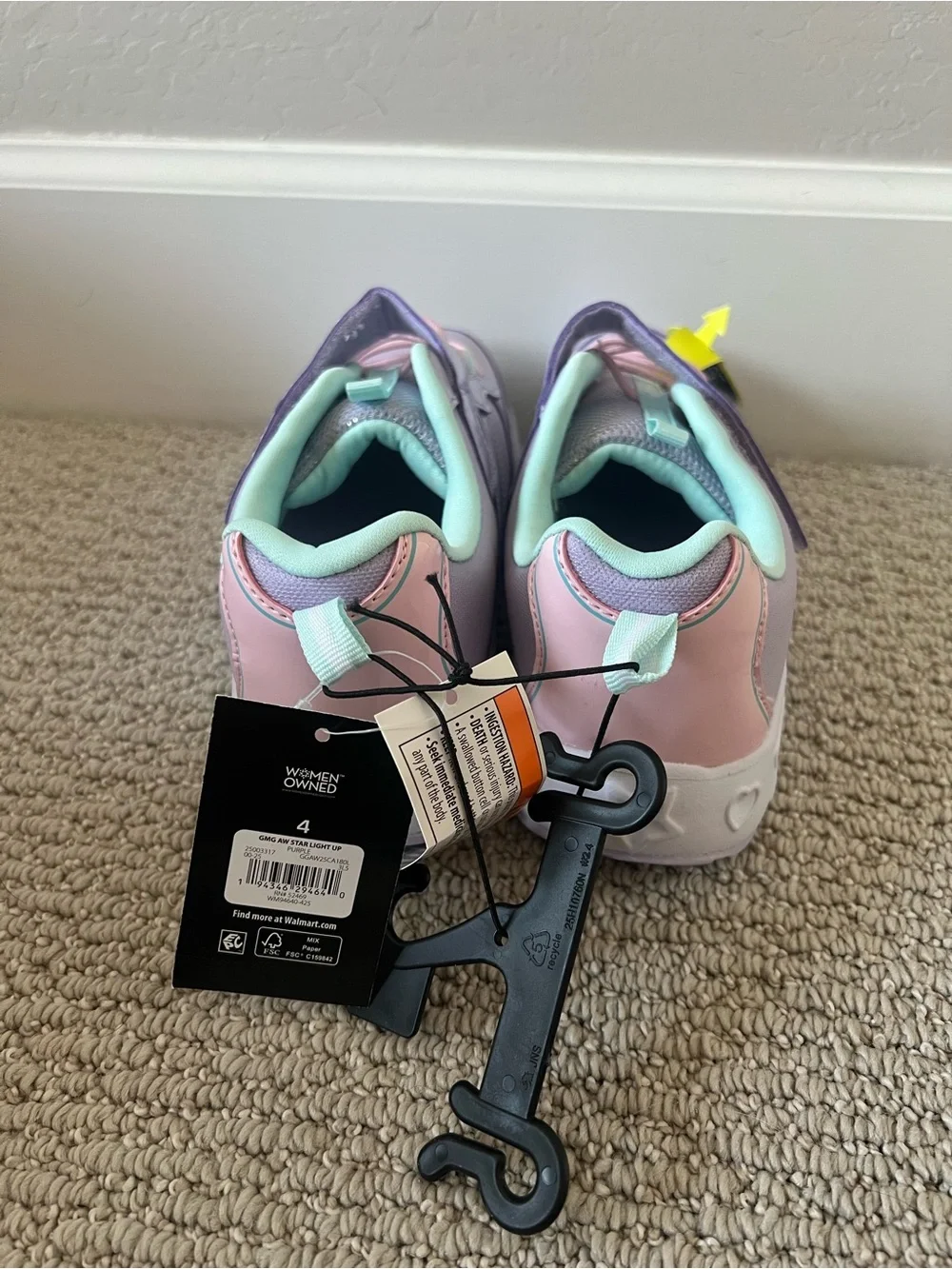 Athletic Works Little & Big Girl Star Light-Up Sneakers size4 NWT $15